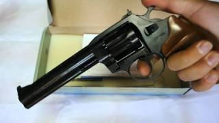 Револьвер под патрон Флобера Safari (Сафари) РФ 461 орех